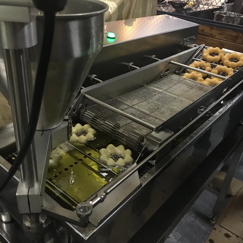 業務用ミニドーナツフライヤー機 ホットセール 多形ドーナツメ - Donut Maker Mini のレビューと価格